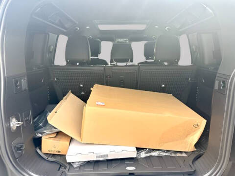 2025 Land Rover Defender 110 P400 S