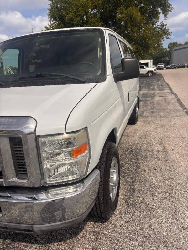 2010 Ford E-Series E-350 SD XLT