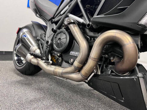 2012 Ducati Diavel Carbon Series
