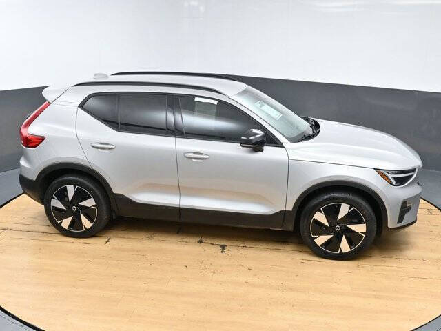 2025 Volvo EX40 Twin Core