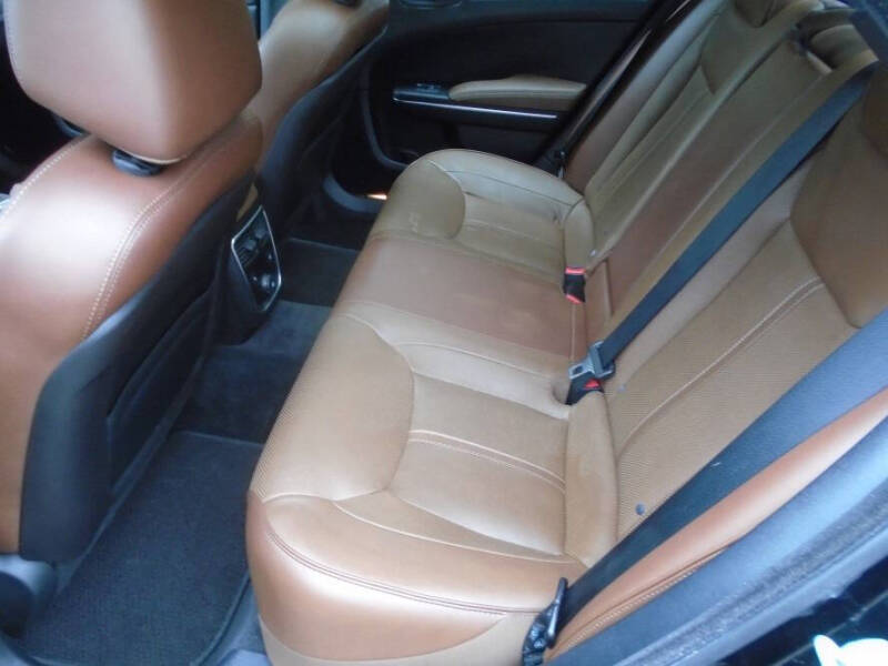 2013 Chrysler 300 C John Varvatos Luxury Edition