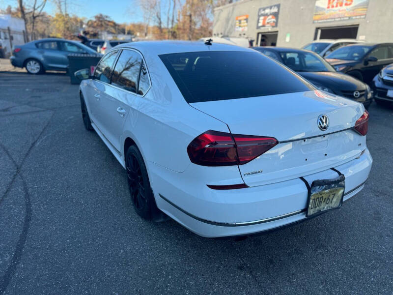 2017 Volkswagen Passat S photo 6