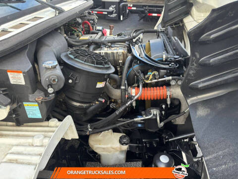 2019 Freightliner M2 106