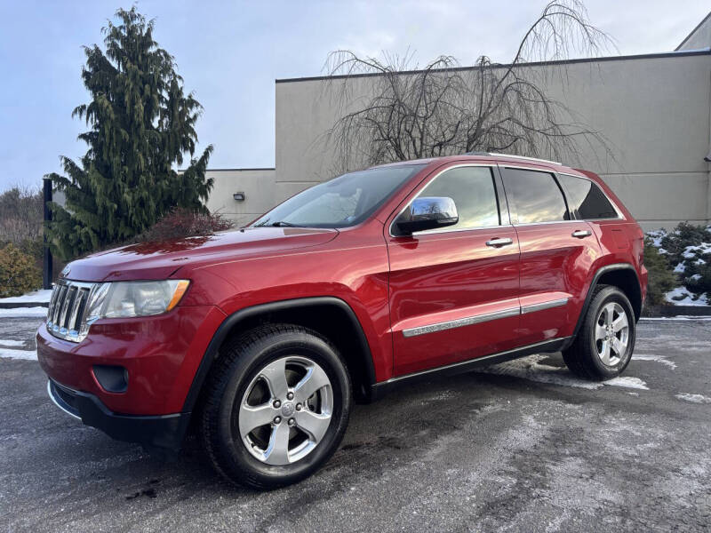 2011 Jeep Grand Cherokee Limited's photo