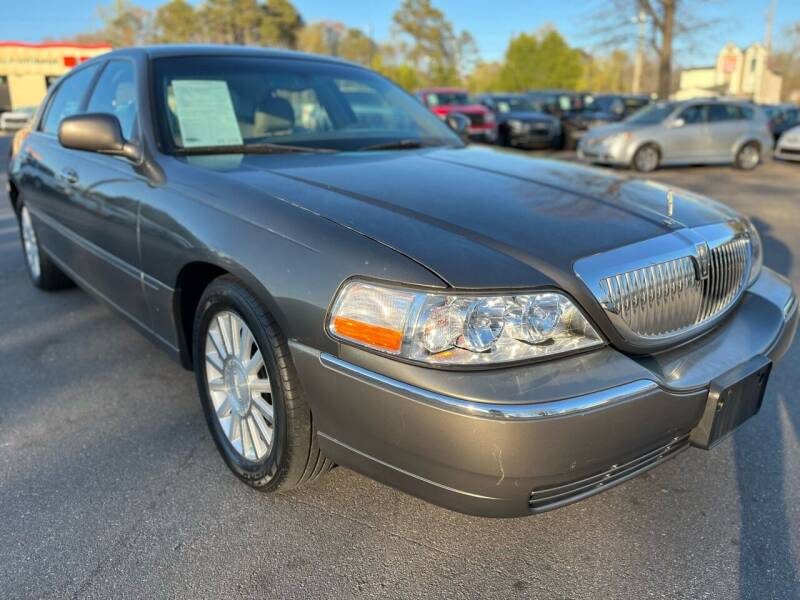 2004 Lincoln Town Car for sale at Atlantic Auto Sales in Garner NC