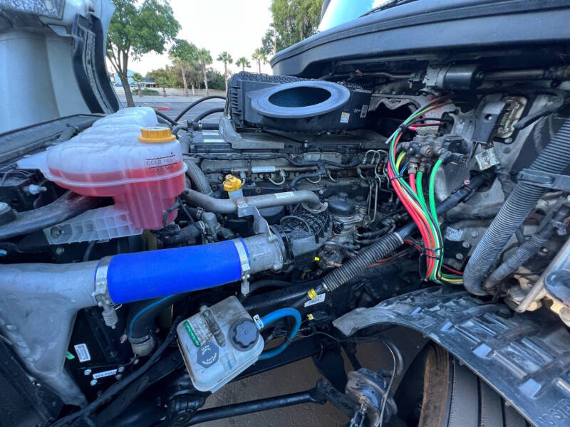 2020 Freightliner Cascadia