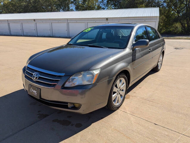 2005 Toyota Avalon for sale at TAC Auto Sales in Kankakee, IL