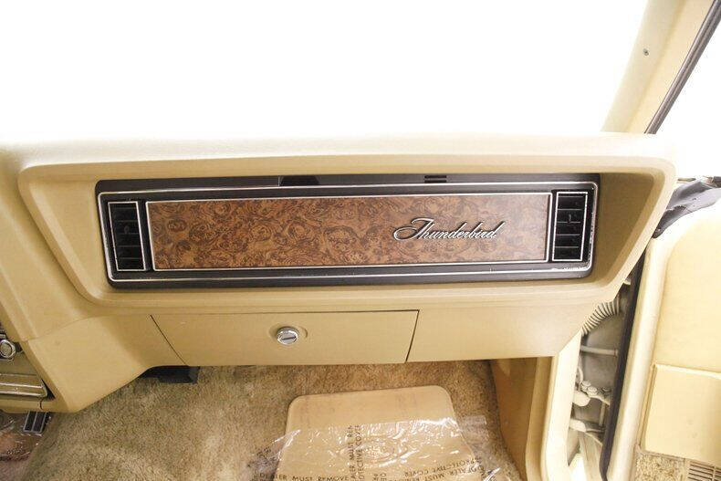 1976 Ford Thunderbird