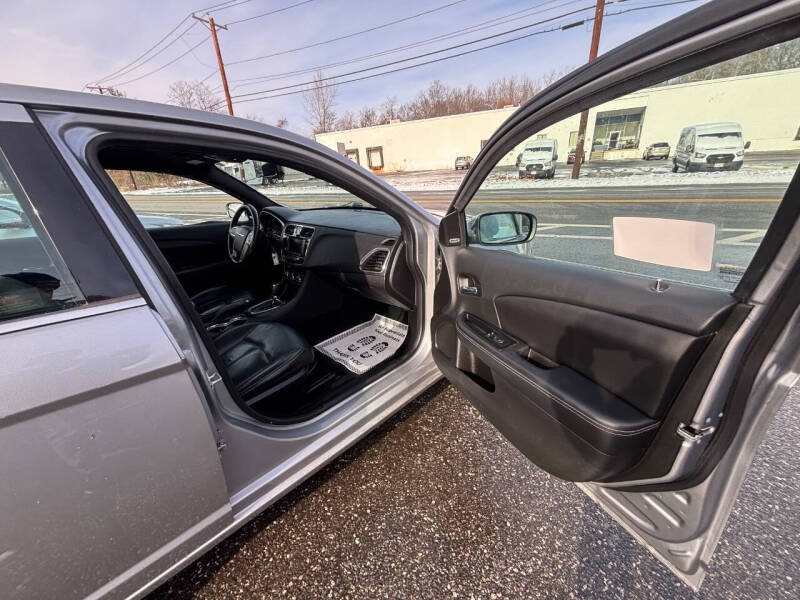 2014 Chrysler 200 Limited