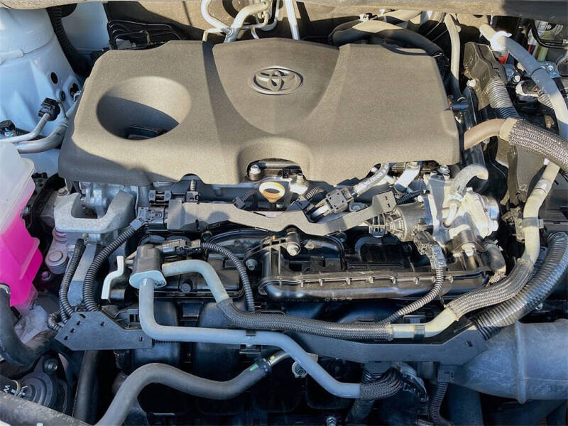 2022 Toyota Sienna LE 8-Passenger