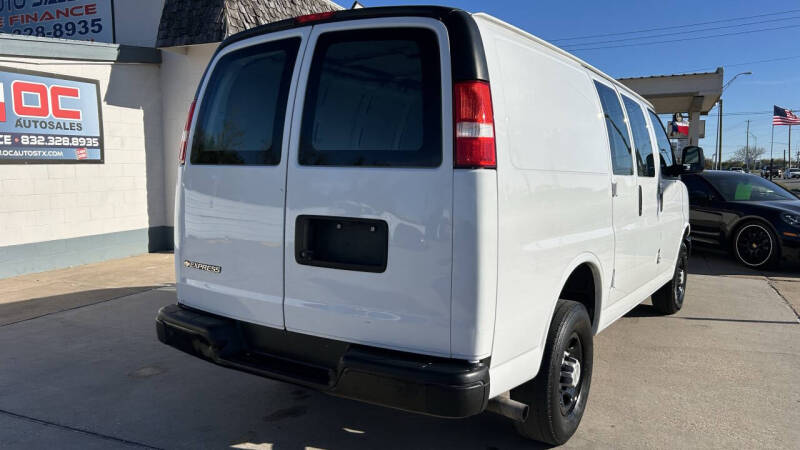 2022 Chevrolet Express 2500