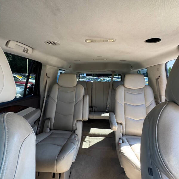 2016 Cadillac Escalade Standard