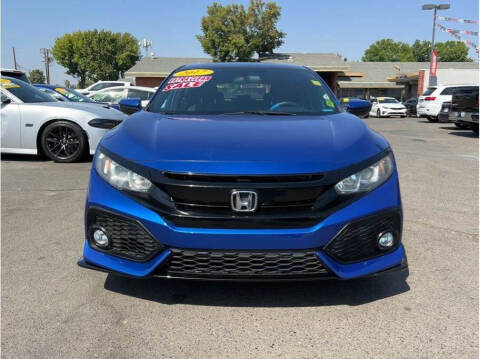 2017 Honda Civic for sale at Carros Usados Fresno in Clovis CA
