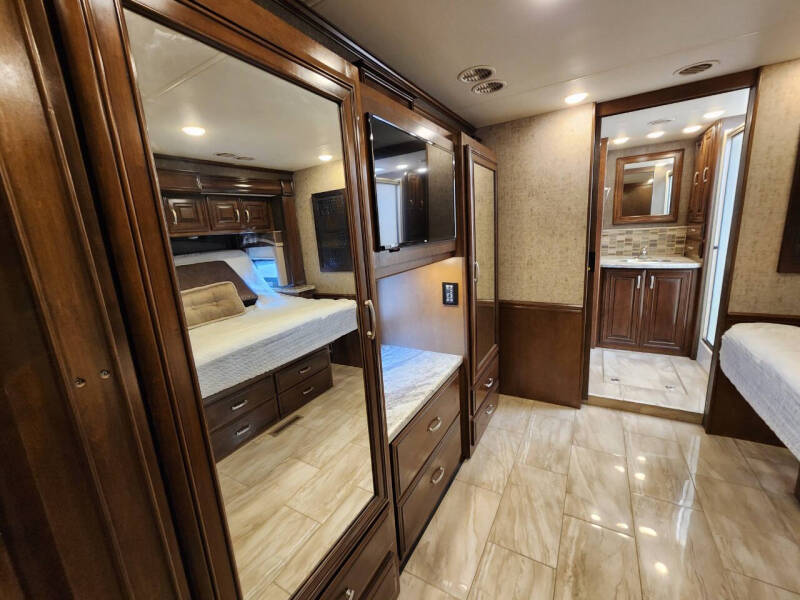 2017 Thor Motor Coach ARIA 3901