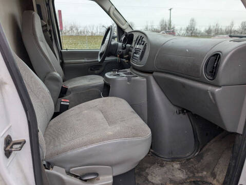 2004 Ford E-Series E-350 SD