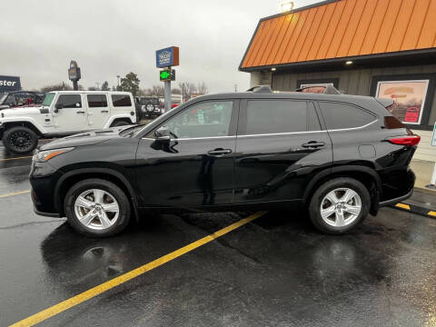 2020 Toyota Highlander LE