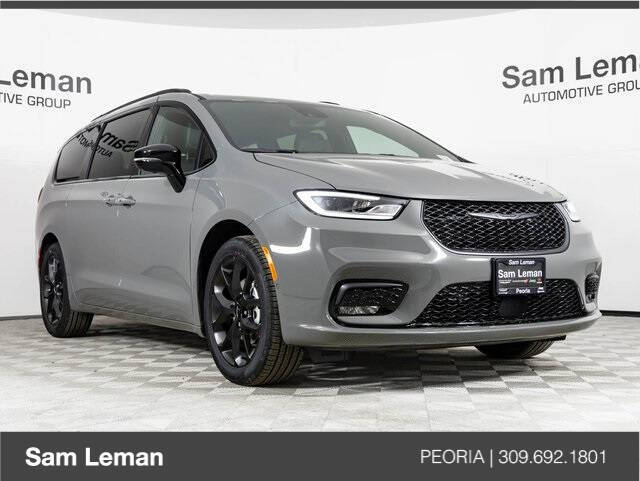 2025 Chrysler Pacifica for sale at Sam Leman Chrysler Jeep Dodge of Peoria in Peoria IL