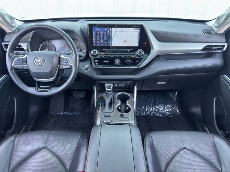 2022 Toyota Highlander Platinum