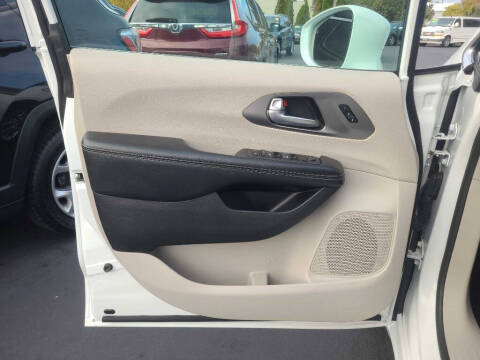 2021 Chrysler Pacifica Touring L