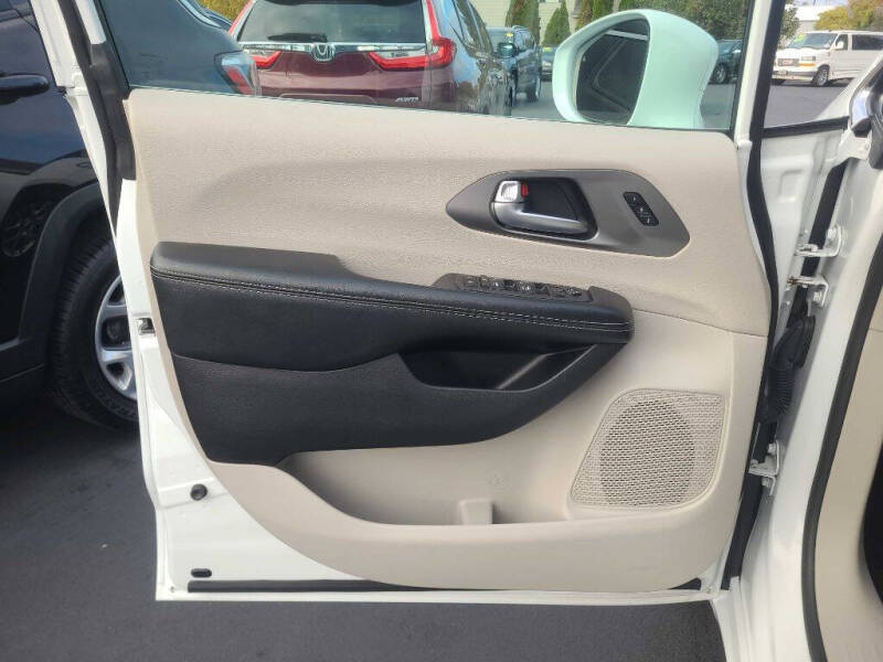 2021 Chrysler Pacifica Touring L