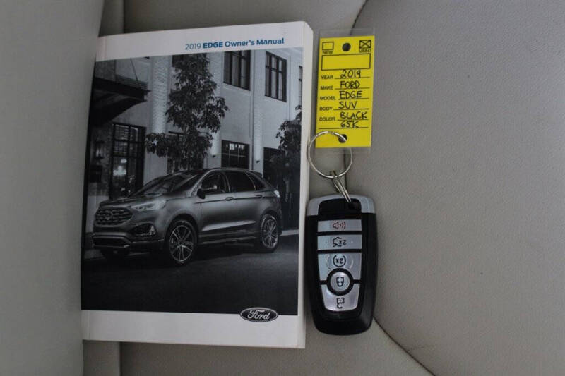 2019 Ford Edge Titanium