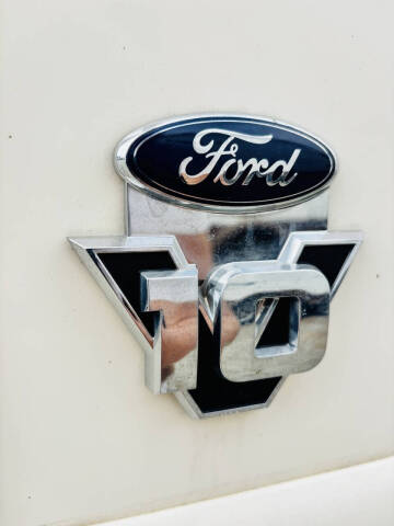 2017 Thor Motor Coach Hurricane 31S