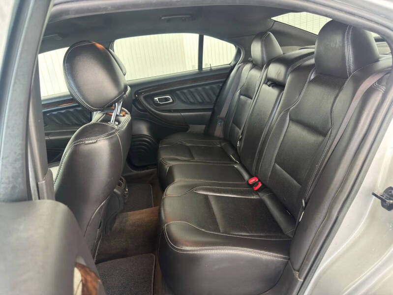 2017 Ford Taurus Limited