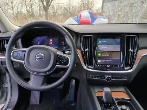 2025 Volvo V60 Cross Country B5 Plus