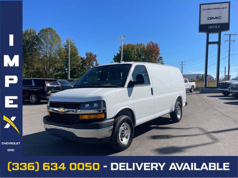 2025 Chevrolet Express Cargo Work Van's photo