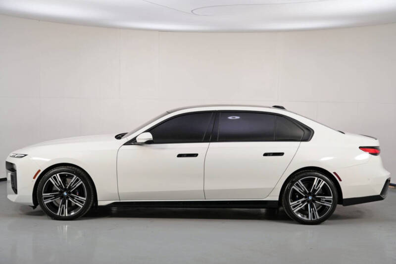 2023 BMW 7 Series 740i