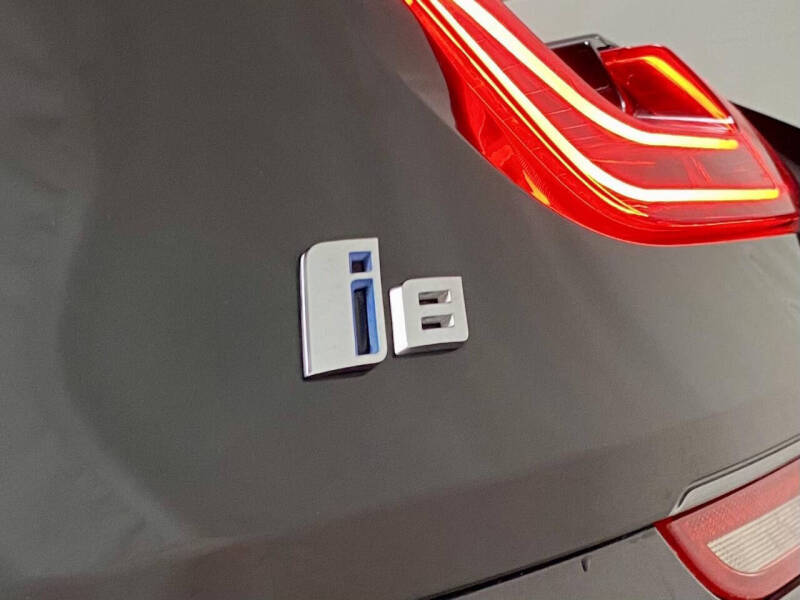 2016 BMW i8