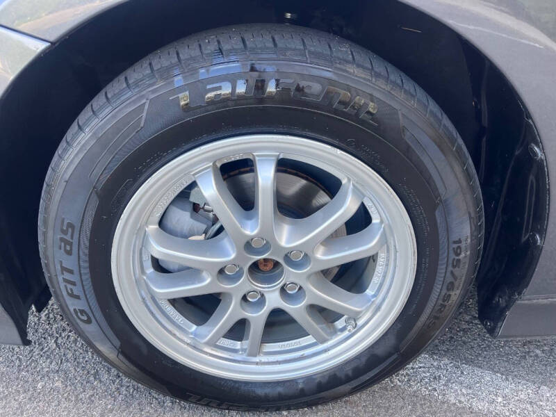 2019 Toyota Prius L Eco