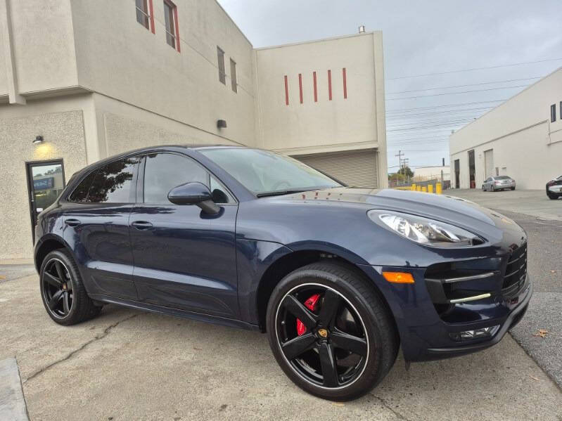 2016 Porsche Macan Turbo's photo