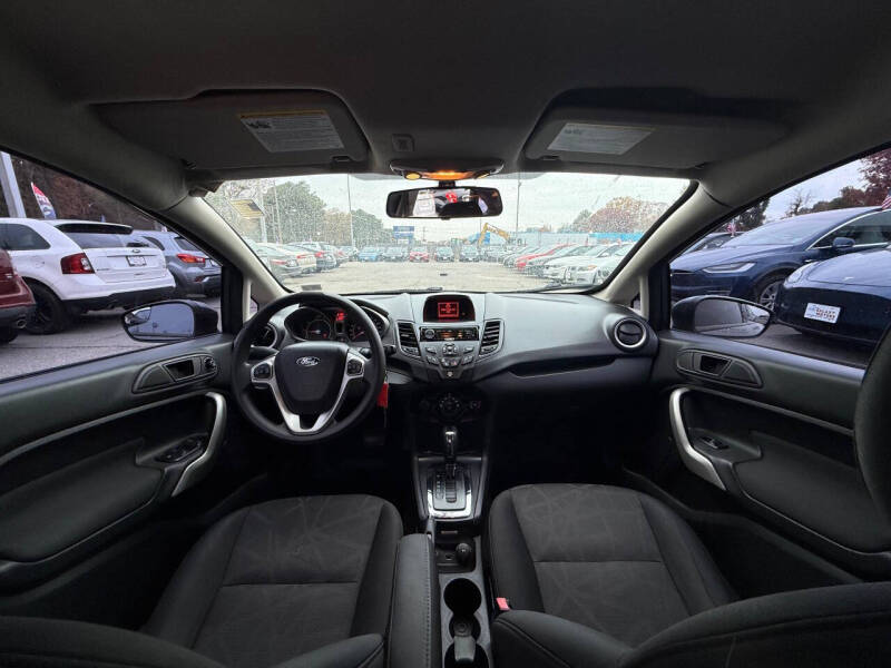 2013 Ford Fiesta SE