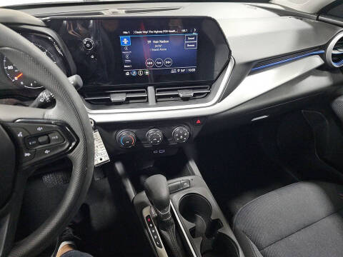 2025 Chevrolet Trax LS