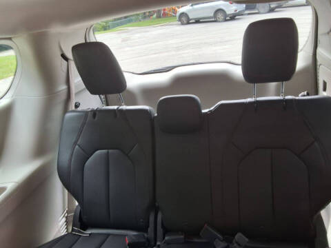 2017 Chrysler Pacifica Touring-L