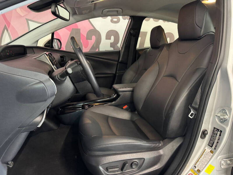 2019 Toyota Prius XLE