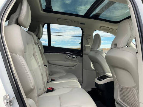 2019 Volvo XC90 T6 Momentum