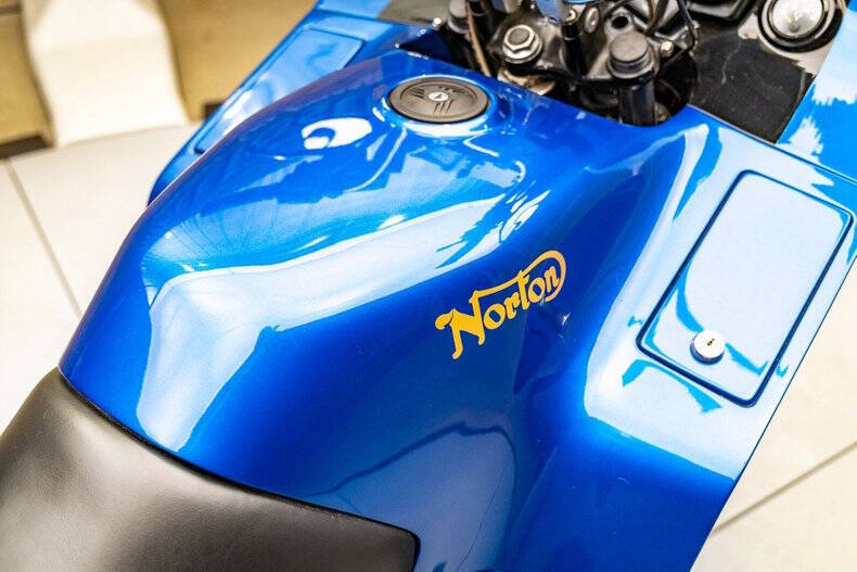 1989 Norton Commander "P53"