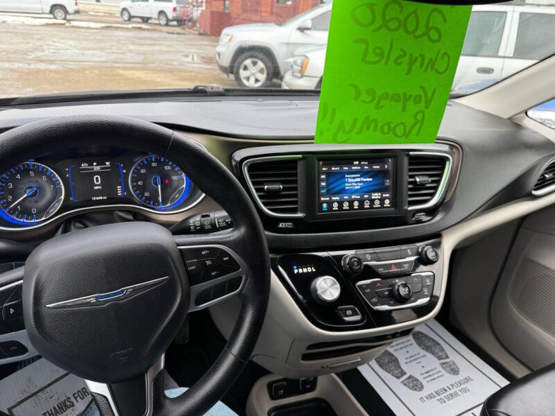 2020 Chrysler Voyager LXi