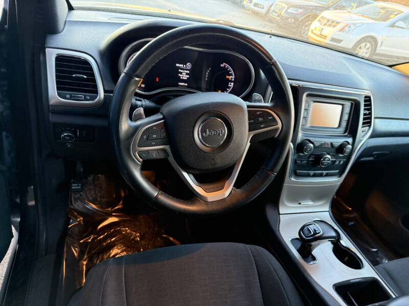 2014 Jeep Grand Cherokee Laredo photo 16