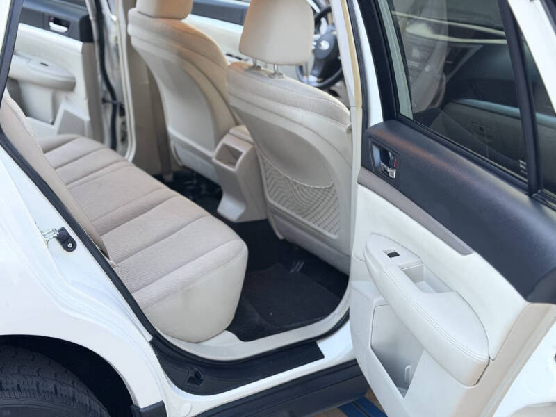 2012 Subaru Outback 2.5i Premium