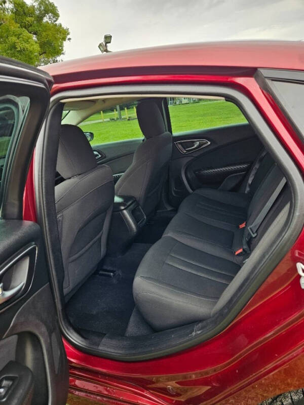 2017 Chrysler 200 Touring