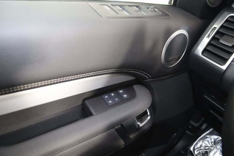 2023 Land Rover Discovery P360 S R-Dynamic