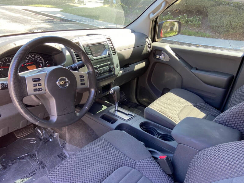 2017 Nissan Frontier SV V6