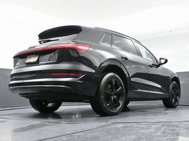 2019 Audi e-tron quattro Prestige