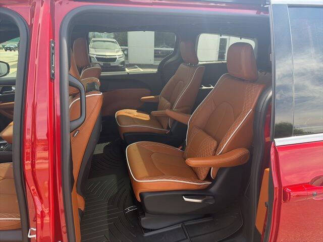 2025 Chrysler Pacifica Pinnacle