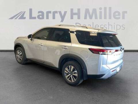 2025 Nissan Pathfinder SL