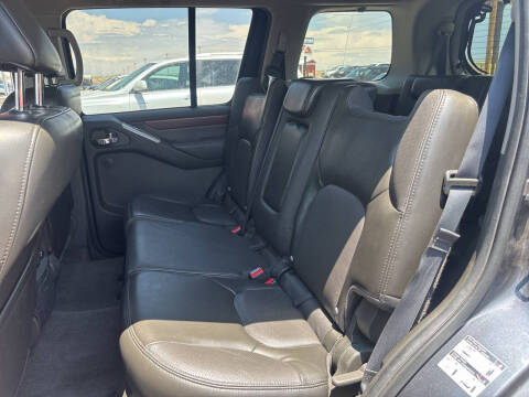 2012 Nissan Pathfinder LE