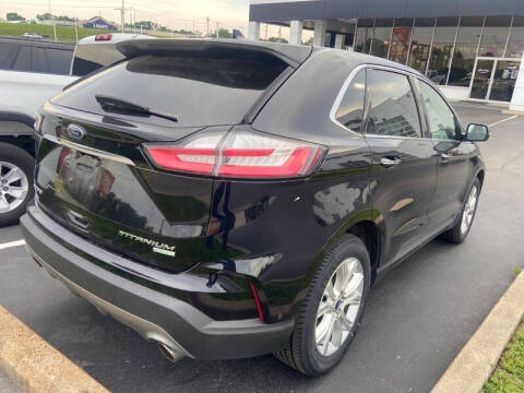 2020 Ford Edge Titanium